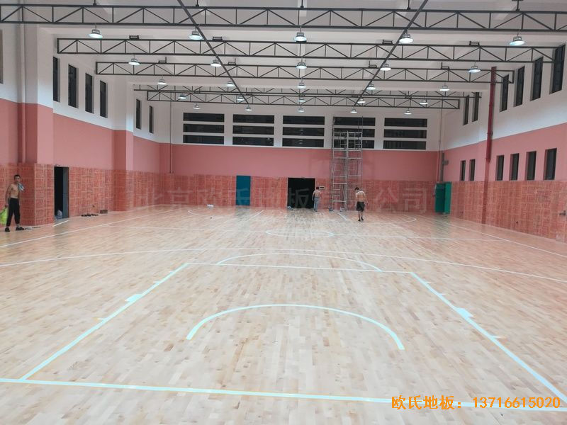 武漢華師南湖附小運(yùn)動地板安裝案例
