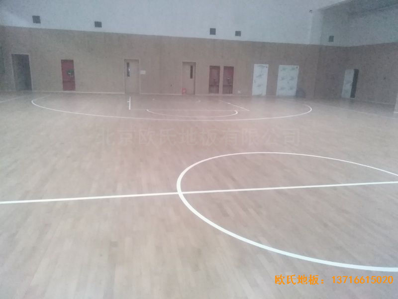 青島黃島區(qū)濱海街道中心小學(xué)體育木地板安裝案例