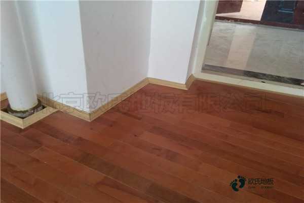 學校籃球場地木地板木紋型