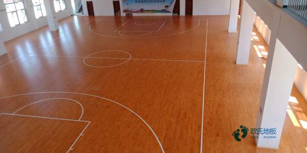 專業(yè)籃球木地板較低價(jià)格