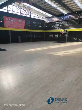 用哪種籃球體育地板價格一般多少錢一平方米