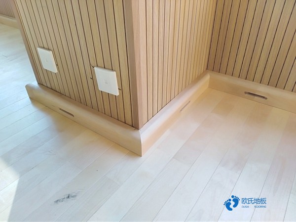 行業體育地板要多少錢