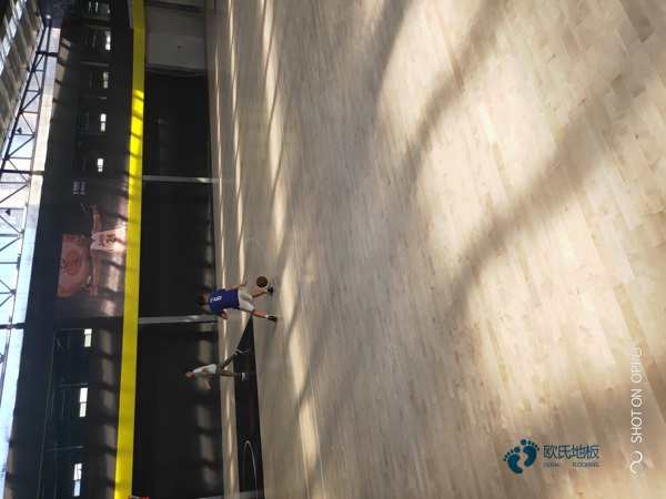 懸浮體育運動木地板場地維護