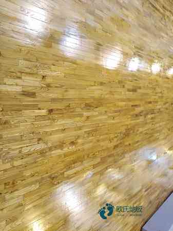 體育場館木地板價(jià)格是多少2