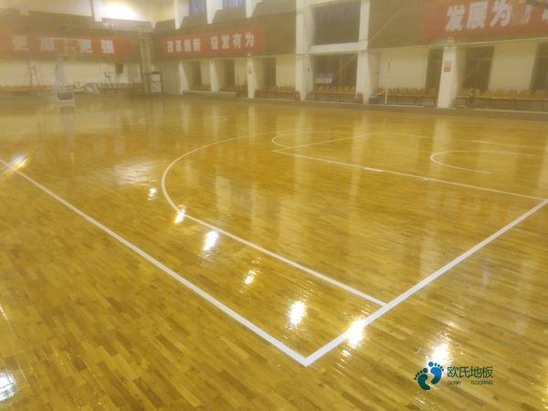 體育場館木地板價(jià)格是多少1