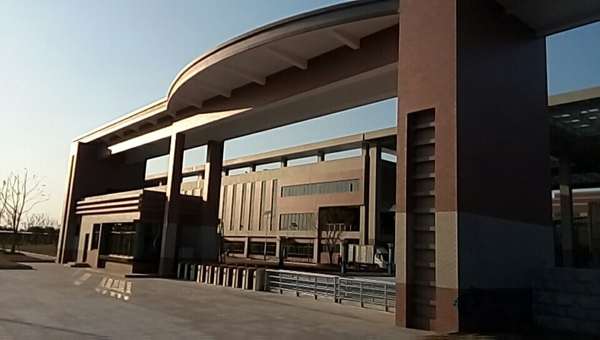 那有籃球運(yùn)動(dòng)木地板維護(hù)保養(yǎng)