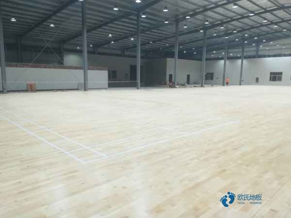 中學體育籃球木地板價格多少