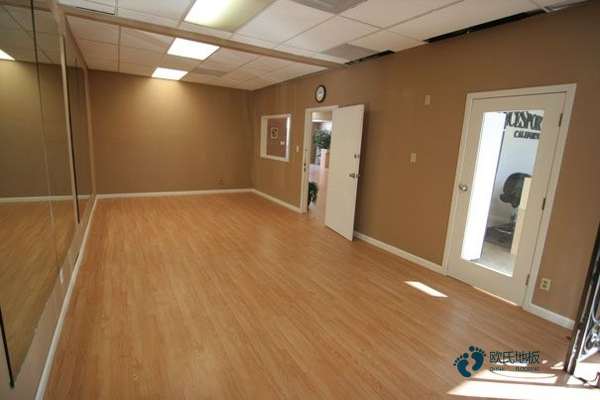 雙龍骨體育場館木地板保養知識3