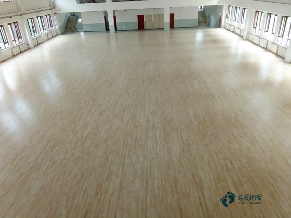 普通體育運動木地板保養方法