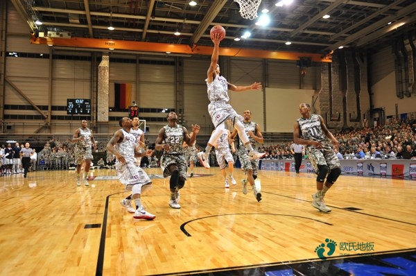 單龍骨籃球場館木地板維護(hù)保養(yǎng)1