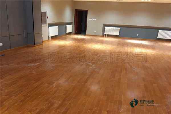 柞木籃球木地板多錢(qián)一平