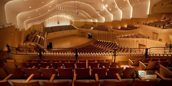 雙龍骨籃球場地板清潔保養2