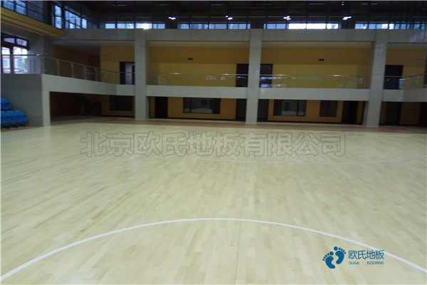 國標(biāo)籃球體育地板施工隊1