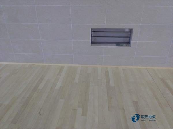 籃球館地板哪個(gè)牌子較好1